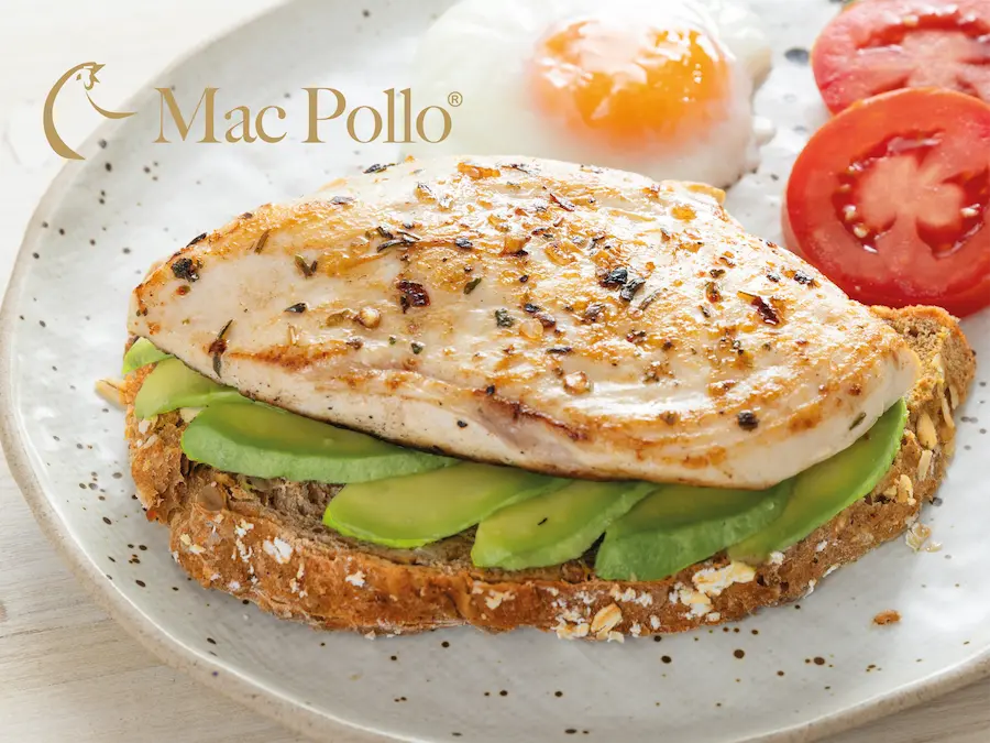 Pollo fresco y listo para cocinar de la marca Mac Pollo, ideal para deportistas