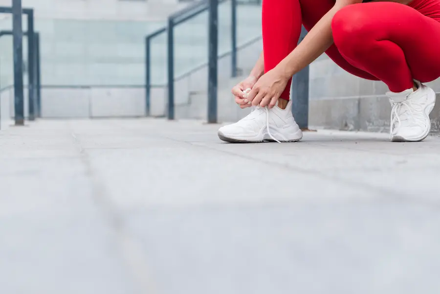zapatos para evitar la fascitis plantar