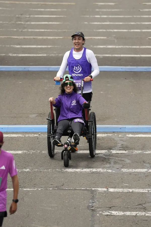 Salida de categoría Silla de Ruedas en media maratón de Bogotá mostrando inclusión real